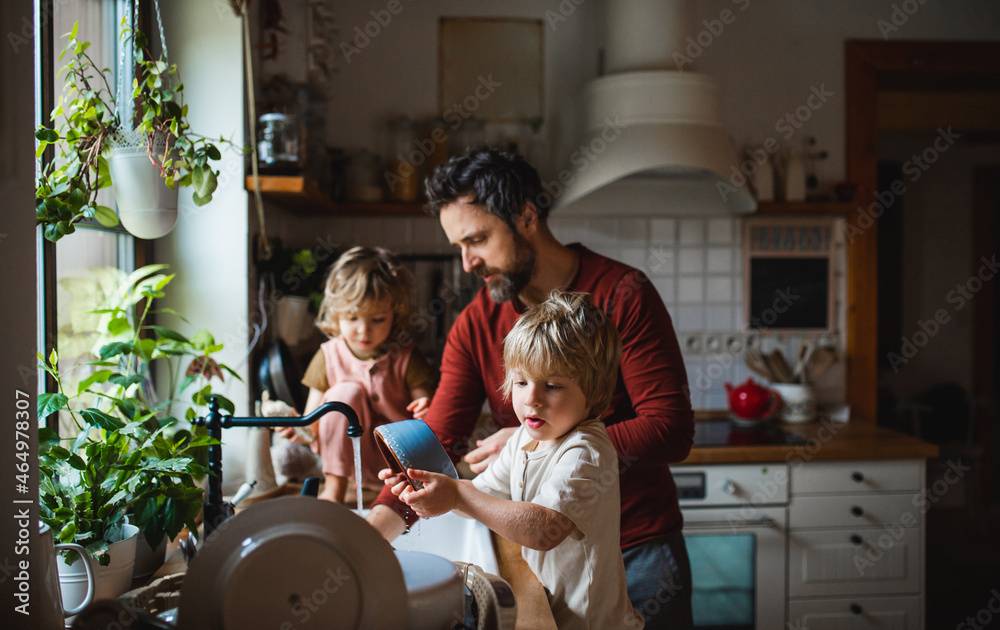 files/hot_water_father_ab169481-5846-42e5-8d62-aafe69a660d6.jpg